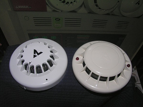 D�tecteurs ionique et optique de fum�e NUGELEC DIFS2000 et DOFS3000