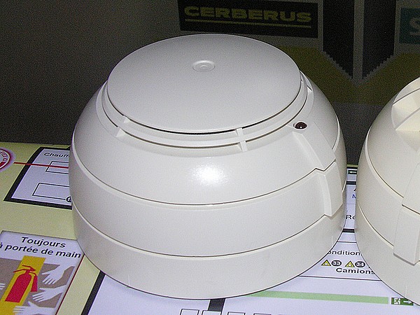 D�tecteurs de fum�e et de chaleur reconditionn�s SIEMENS CERBERUS