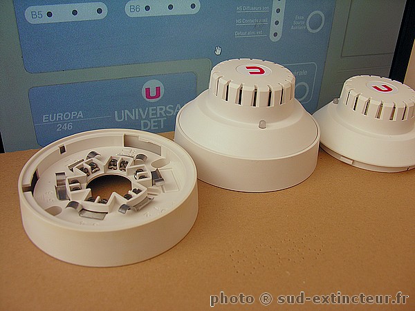 UNIVERSAL DET EI 1100 D�tecteur ionique de fum�e conventionnel