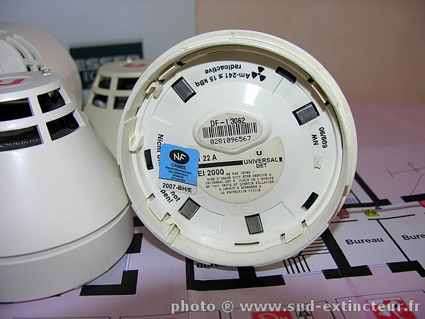 UNIVERSAL DET ESSER EI 2000 reconditionn�, DFCI : D�tecteur de Fum�e � Chambre � Ionisation