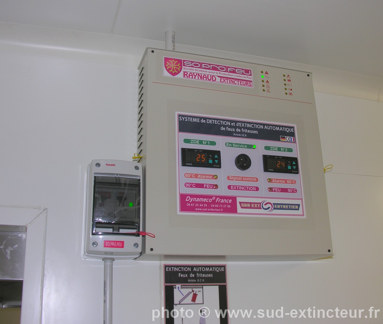 Centrale bi zone pour la d�tection de chaleur et l'extinction automatique de feux de friteuses