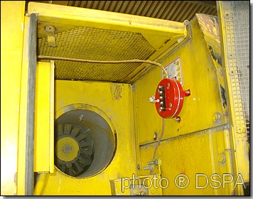 G�n�rateur DSPA dans le compartiment moteur d'une pelleteuse