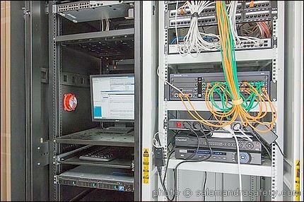 DSPA 12-4 G�n�rateur d'A�rosol Extincteur dans une baie r�seau